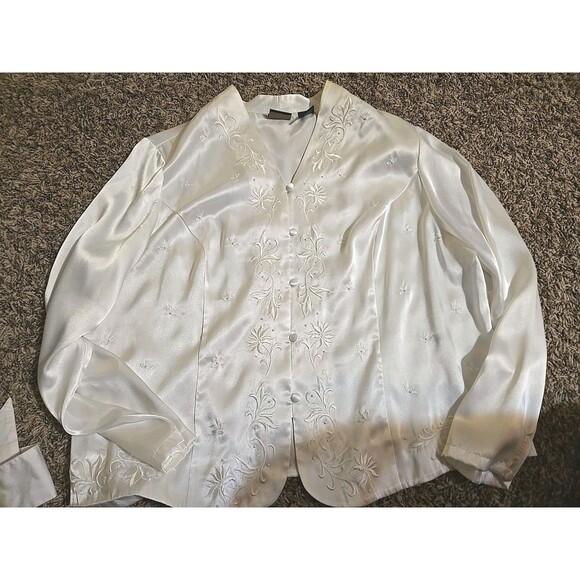 Laura Scott White Satin Embroidery Pearl Beaded Button Up Blouse Size 22 Plus - Picture 11 of 11
